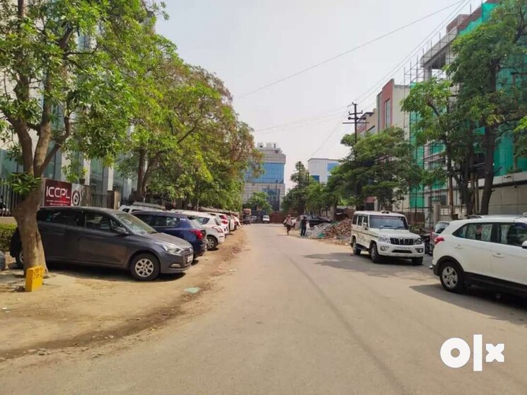  Parking, sector 63 Commercial Office Space 750 Sq.Ft. In Sector 63 Noida 6627894