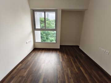 Room in 1 BHK Apartment at Piramal Vaikunth, Balkum Pada – for Sale