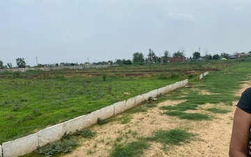 Plot For Sale in Deedarganj