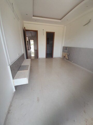 Room in 3 BHK Builder Floor at Sector 85 – for Sale