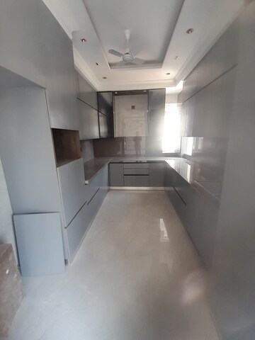 Kitchen in 3 BHK Builder Floor at Sector 85 – for Sale