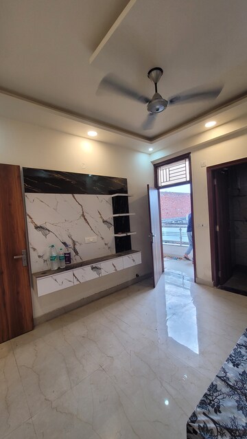 Master Bedroom in 2 BHK Builder Floor at Dilshad Colony – for Sale