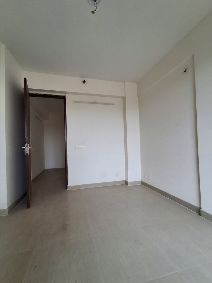 Kitchen, ramprastha-city-the-edge-towers 3 Bedroom 1800 Sq.Ft. Apartment In Sector 37d Gurgaon 7527605