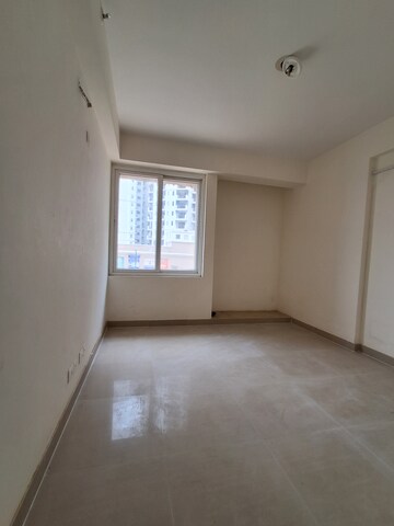 Building Lobby in 3 BHK Apartment at Ramprastha City The Edge Towers, Sector 37d – for Sale