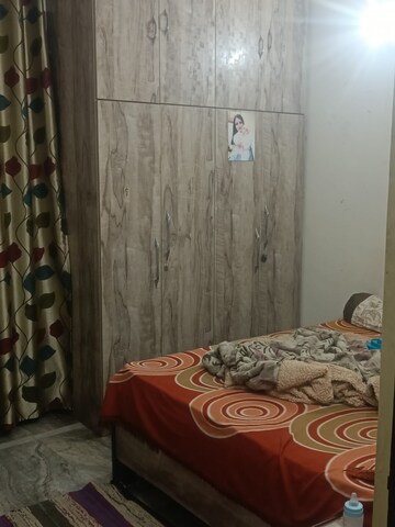 Bedroom in 3 BHK Apartment at Patparganj – for Rent