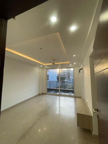 Kitchen in 3.5 BHK Builder Floor at Smart World Gems, Sector 89 – for Sale