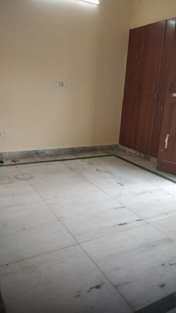 Room in 2.5 BHK Builder Floor at SS Southend Floors, South City 2 – for Sale