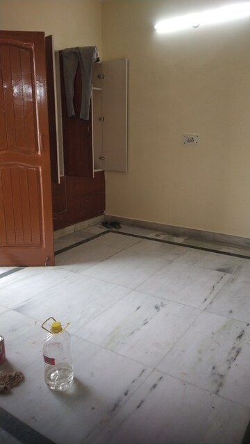 Room in 2.5 BHK Builder Floor at SS Southend Floors, South City 2 – for Sale