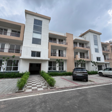 3 BHK Builder Floor – Exterior View View at Bptp Park Floors I, Sector 77 - for Sale