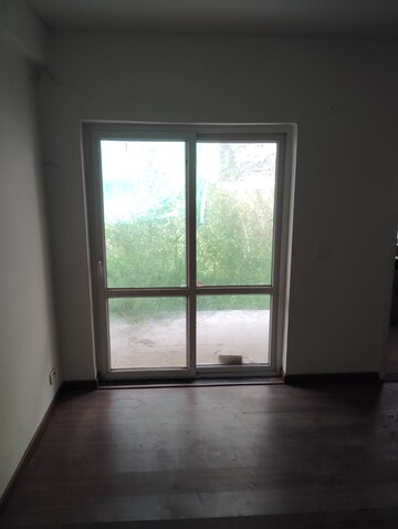 Room in 3 BHK Builder Floor at Bptp Park 81, Sector 81 – for Sale