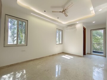 Room in 3 BHK Builder Floor at Vasant Kunj – for Sale