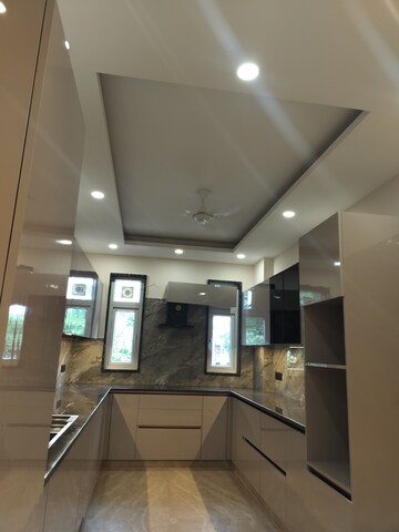 Kitchen in 3.5 BHK Builder Floor at Palam Vihar Residents Association, Palam Vihar – for Sale
