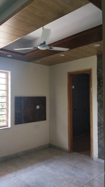 Building Lobby in 3 BHK Builder Floor at BPTP Eden Estate, Sector 81 – for Sale