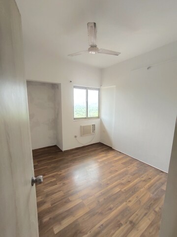 Room in 2.5 BHK Apartment at Lodha Casa Rio, Dombivli East – for Sale