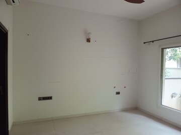 Room in 5 BHK Villa at Sobha International City Phase 1, Sector 109 – for Sale