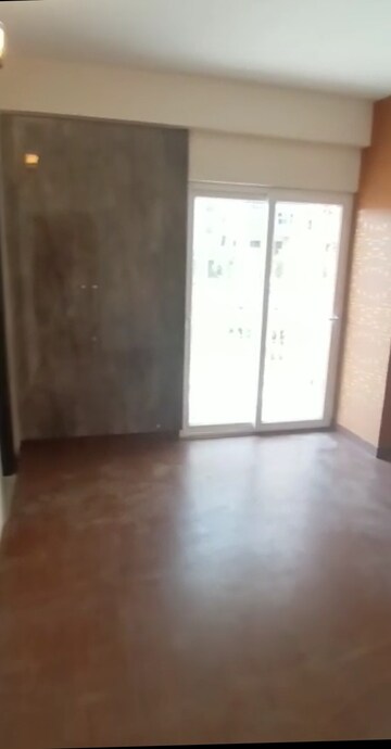 Room in 3 BHK Apartment at VIctoryone Amara, Sector 16 Greater Noida – for Sale