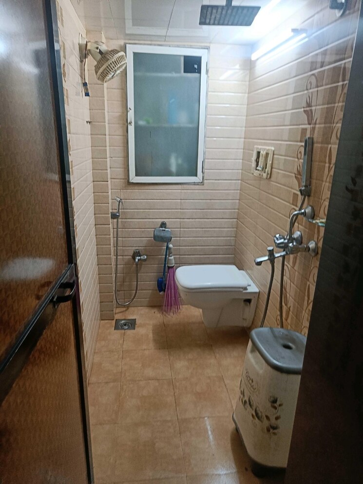 Bathroom, rajkumar-corner-chs 2 Bedroom 1000 Sq.Ft. Apartment In Andheri West Mumbai 7529838