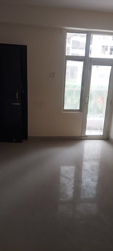 Room in 3 BHK Apartment at Proview Officer City 2, Raj Nagar Extension – for Sale