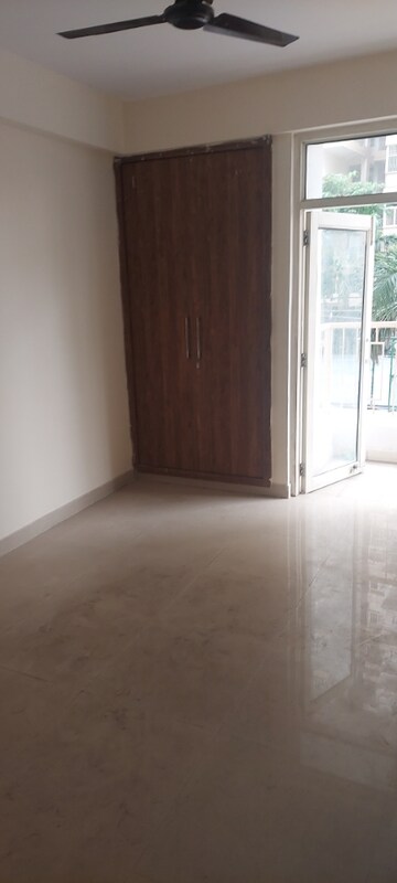 Room in 3 BHK Apartment at Proview Officer City 2, Raj Nagar Extension – for Sale