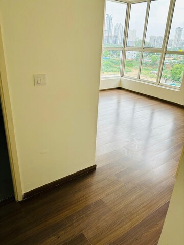 Room in 4 BHK Apartment at M3M Merlin, Sector 67 – for Sale