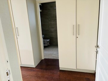 Room in 4 BHK Apartment at M3M Merlin, Sector 67 – for Sale