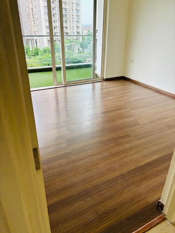 Room in 4 BHK Apartment at M3M Merlin, Sector 67 – for Sale