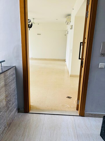 Room in 4 BHK Apartment at M3M Merlin, Sector 67 – for Sale