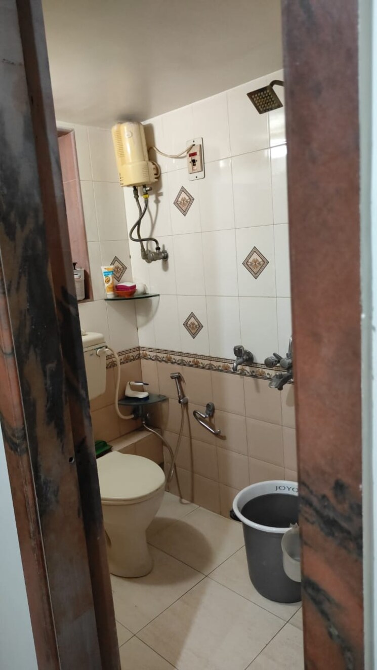 Attached Bathroom, pareira-nagar-chs 2 Bedroom 1200 Sq.Ft. Apartment In Ganeshwadi Thane 7530081