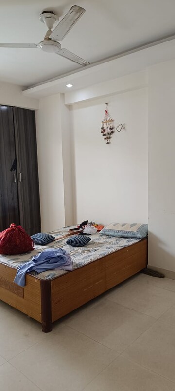 रेसिडेंशियल घर वर्ग मीटर फॉर रेंट इन राज बाग ग़ाज़ियाबाद  7530310