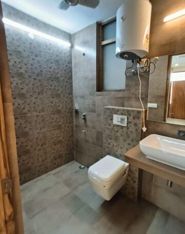 Bathroom in 4 BHK Builder Floor at Ardee City, Sector 52 – for Sale