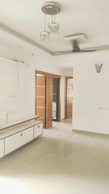 Room in 3 BHK Apartment at Nirala Aspire, Sector 16 Greater Noida – for Sale