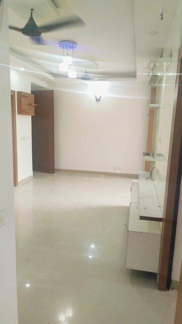 Room in 3 BHK Apartment at Nirala Aspire, Sector 16 Greater Noida – for Sale