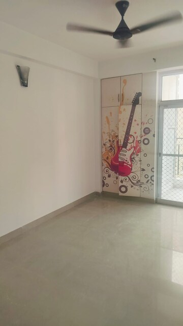 Room in 3 BHK Apartment at Nirala Aspire, Sector 16 Greater Noida – for Sale