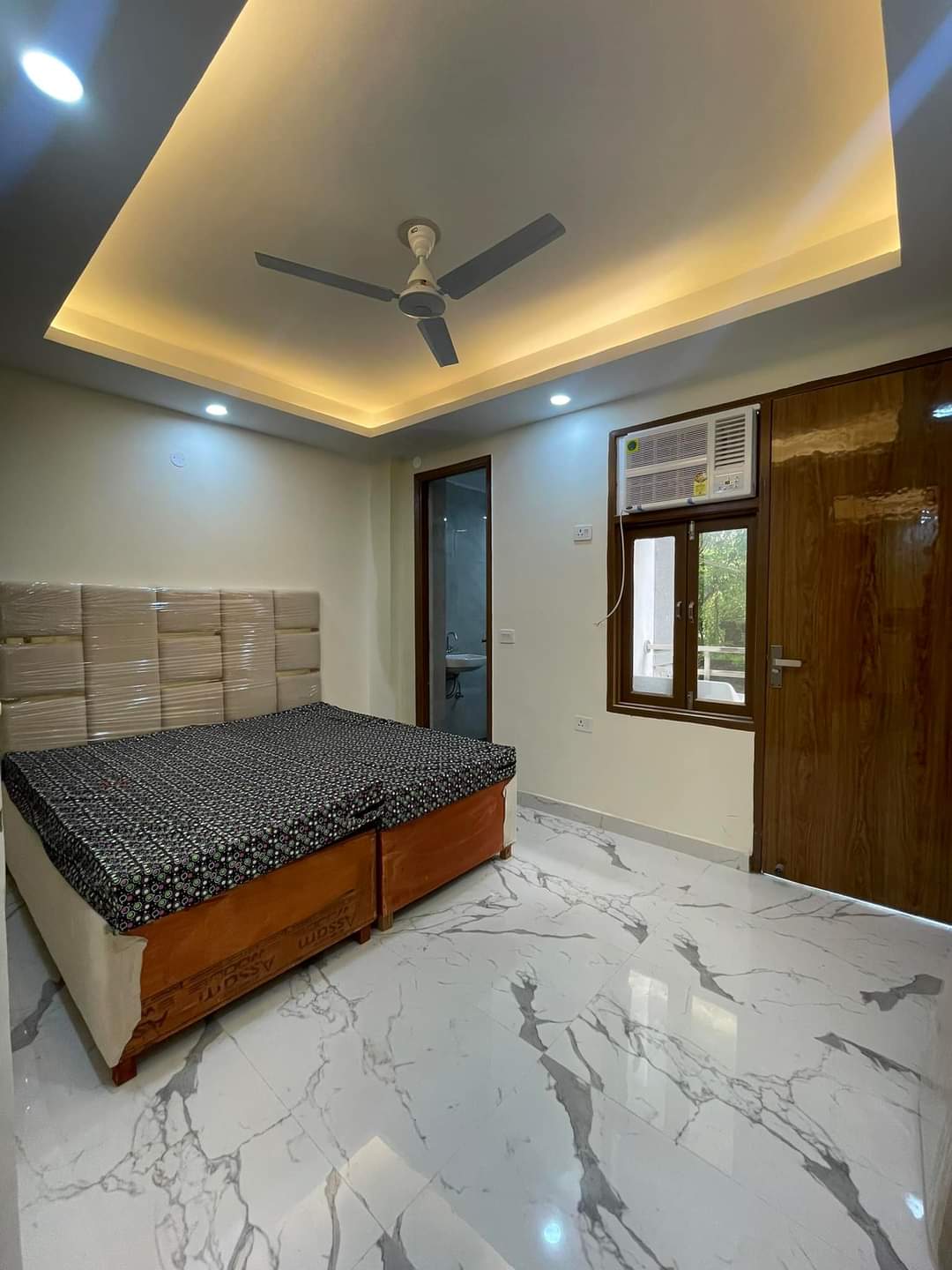 1 BHK Builder Floor For Rent in Freedom Fighters Enclave Delhi  7530832