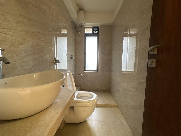 Bathroom, royal-heritage-chs-andheri-west 2 Bedroom 670 Sq.Ft. Apartment In Andheri West Mumbai 7530965