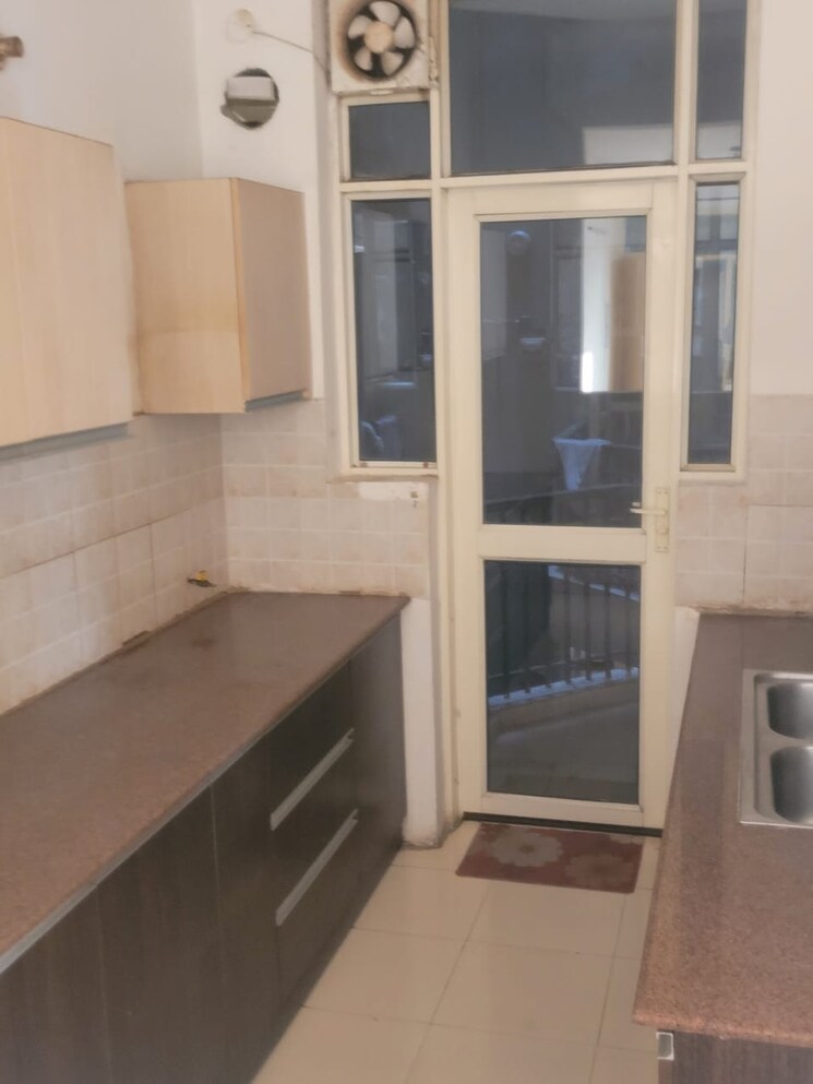 Kitchen, sushma-green-vista 2 Bedroom 1276 Sq.Ft. Apartment In Ghazipur Zirakpur 7531148