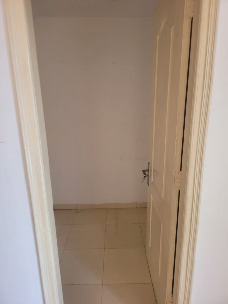 Bathroom, sushma-green-vista 2 Bedroom 1276 Sq.Ft. Apartment In Ghazipur Zirakpur 7531148