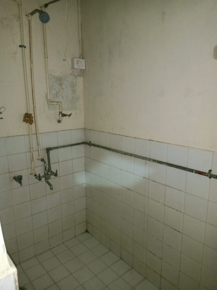 Bathroom, sarala-apartments-model-colony 2 Bedroom 1200 Sq.Ft. Apartment In Model Colony Pune 7531150