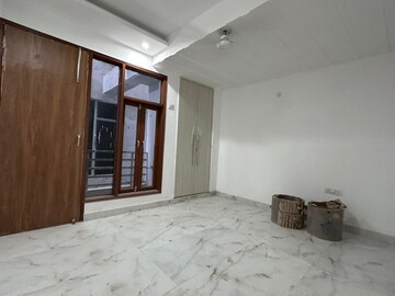 Room in 1.5 BHK Builder Floor at Chattarpur – for Sale
