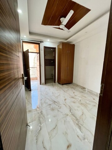 Room in 3 BHK Apartment at Golden Sand Apartments, Dhakoli Village – for Sale