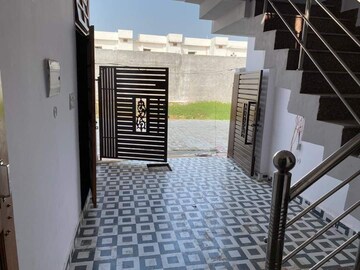 Parking in 2 BHK Independent House at Safedabad – for Sale