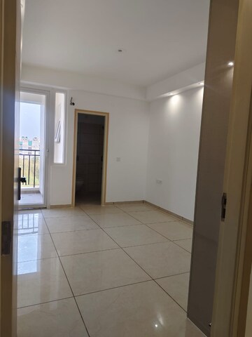 Room in 3 BHK Apartment at Sandwoods Spangle Condos, Ghazipur – for Sale