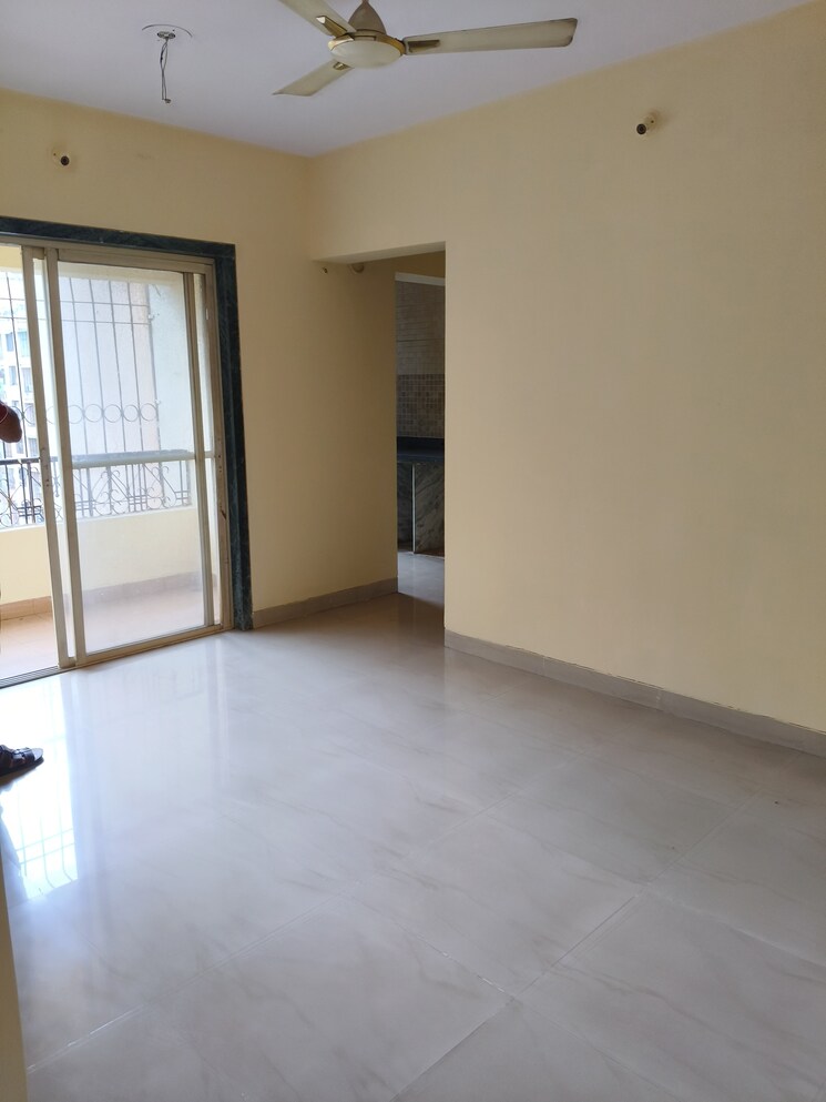 Room, rutu-riverview-classic-building-no-2-phase-2 2 Bedroom 680 Sq.Ft. Apartment In Kalyan West Thane 7531822