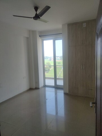 Room in 2 BHK Apartment at Sushma Green vista, Ghazipur – for Sale