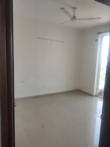 Room in 2 BHK Apartment at Sushma Green vista, Ghazipur – for Sale