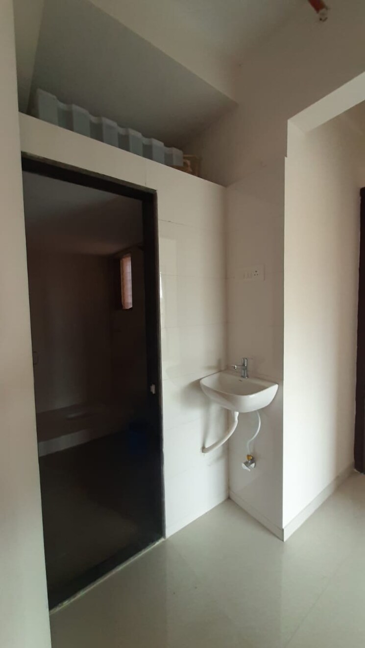 Bathroom, rai-s-aaragya 2 Bedroom 880 Sq.Ft. Apartment In Kalyan East Thane 7532133