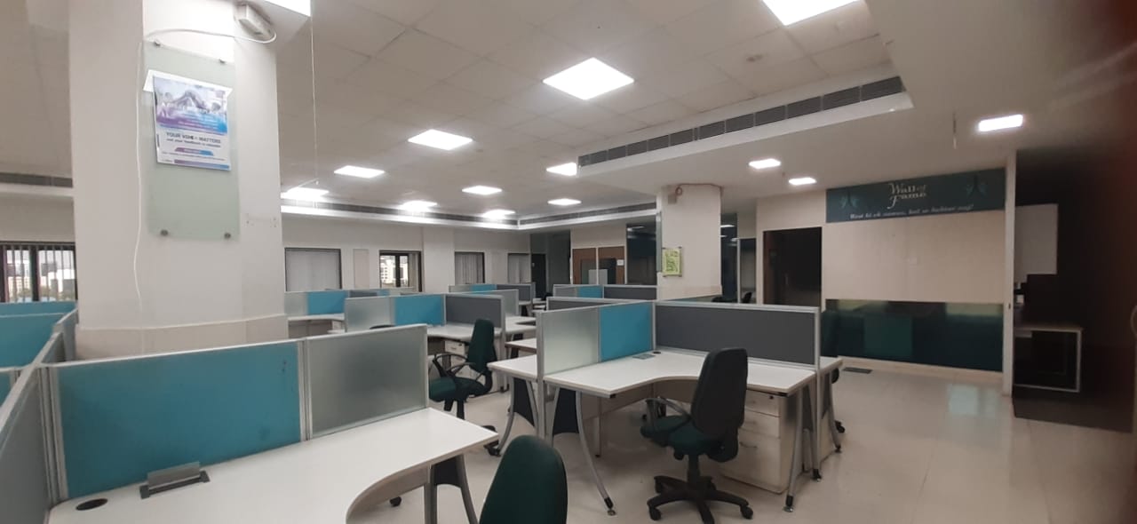 Commercial Office Space 1200 Sq.Ft. For Rent in Lower Parel Mumbai  7532190