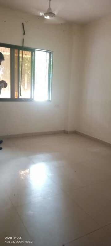 Room in 2 BHK Apartment at Lilly Villa Apartment, Bandra West – for Sale
