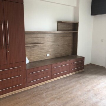 Room in 3 BHK Apartment at M3M Heights, Sector 65 – for Sale