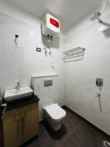 रेसिडेंशियल बिल्डर फ्लोर वर्ग फुट फॉर रेंट इन चट्टरपुर दिल्ली  7532988